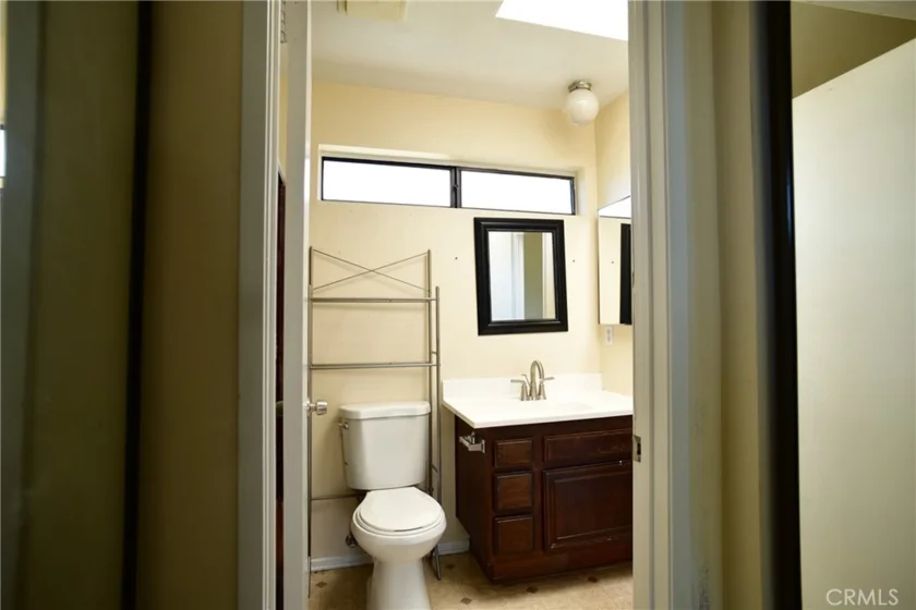 9601 Sylmar Avenue #1 photo 31