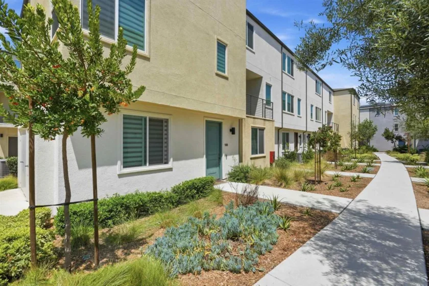 5491 Seacliff Place #108 photo 47