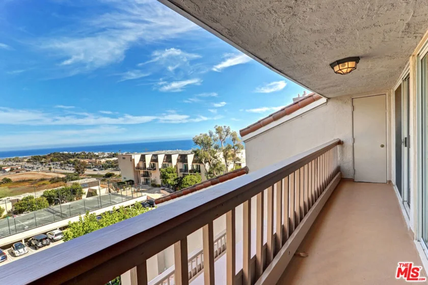 23904 De Ville Way #D photo 12
