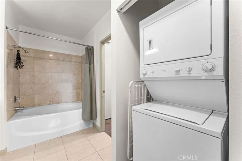 488 E Ocean #809 photo 20