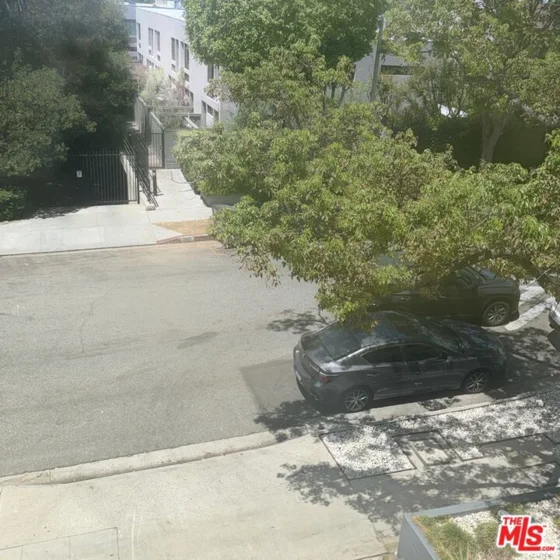 1328 Havenhurst Drive #202 photo 35