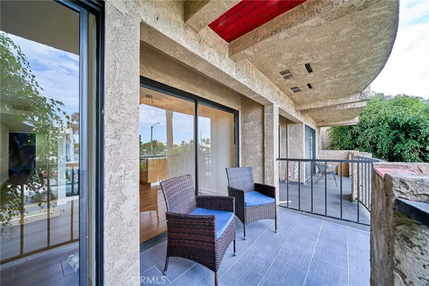 605 Redondo Avenue #203 photo 8