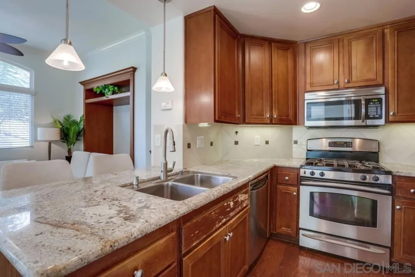 455 Almond Road photo 5