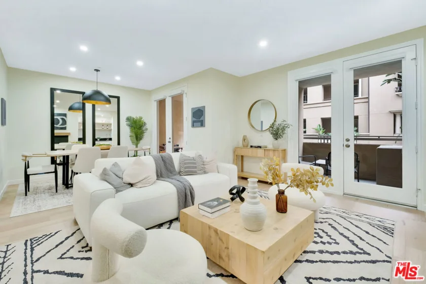 5831 Seawalk Drive #117 photo 1