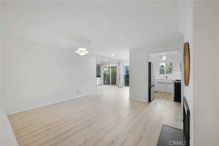 1355 N Sierra Bonita #208 photo 2