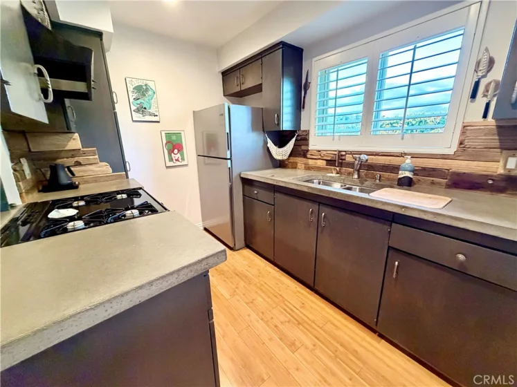 22030 Calvert #2 photo 12
