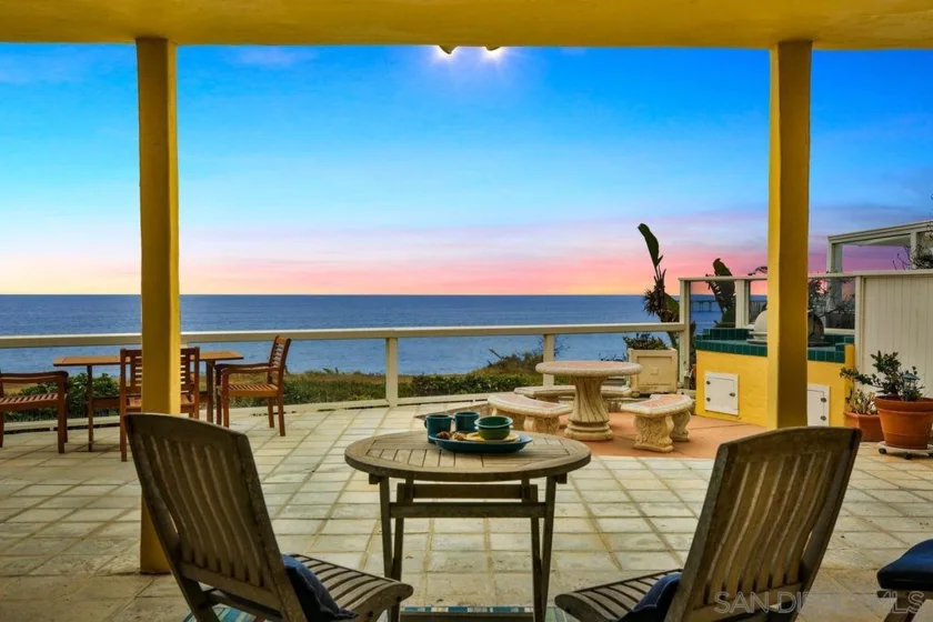 1743 Ocean Front photo 1