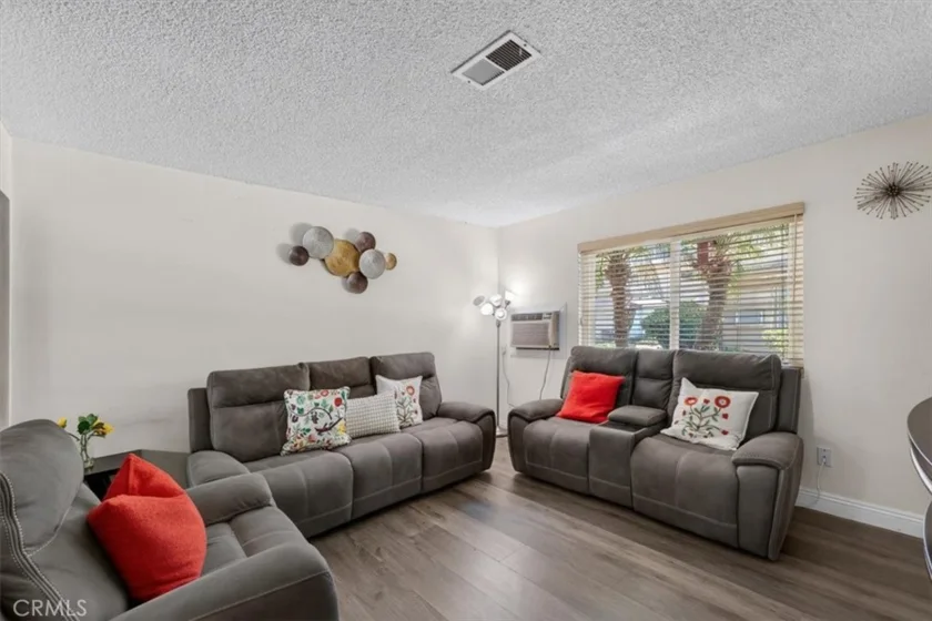 8788 Valley View #C photo 5