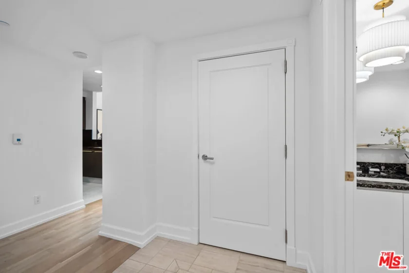 900 W Olympic Boulevard #37E photo 14