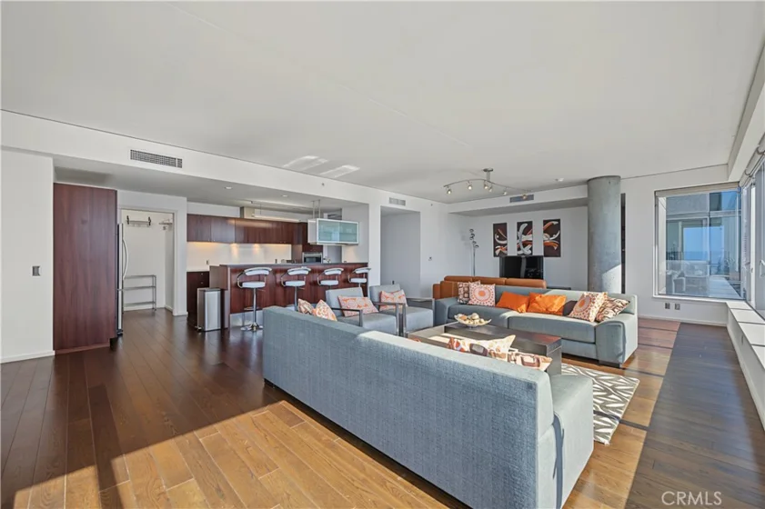 1155 S S Grand Avenue #1601 photo 2