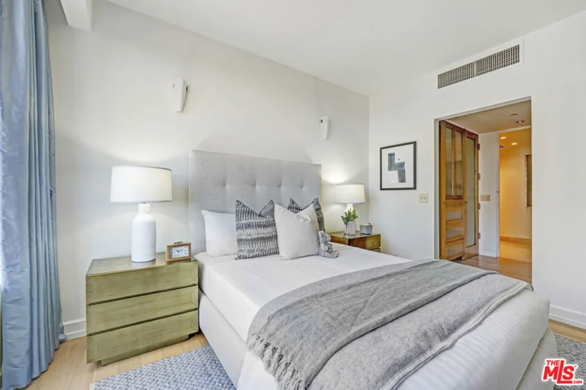 10724 Wilshire Boulevard #1607 photo 22
