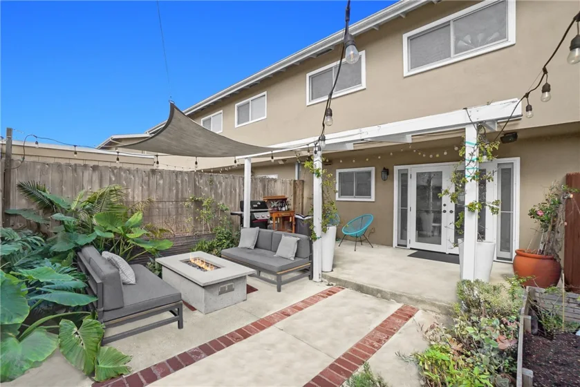 1422 Deauville Place photo 3