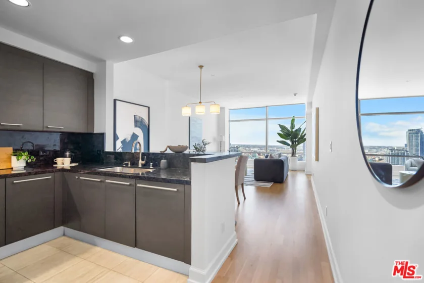 900 W Olympic Boulevard #37E photo 6