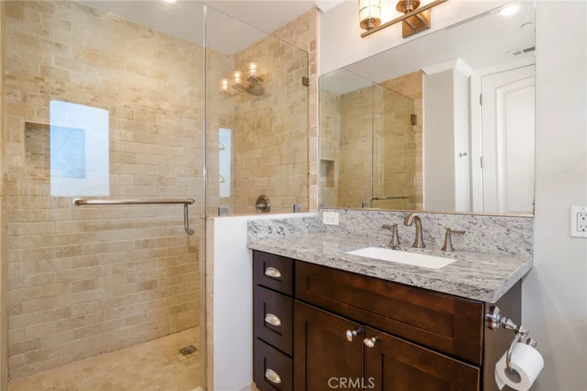 1644 S Bentley Avenue #401 photo 18