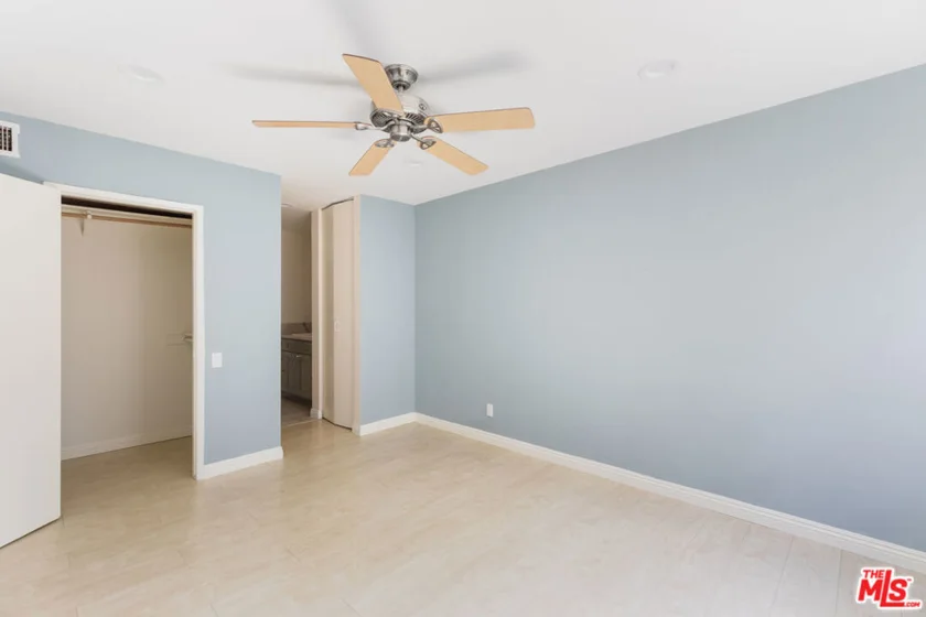 5460 White Oak Avenue #K103 photo 12
