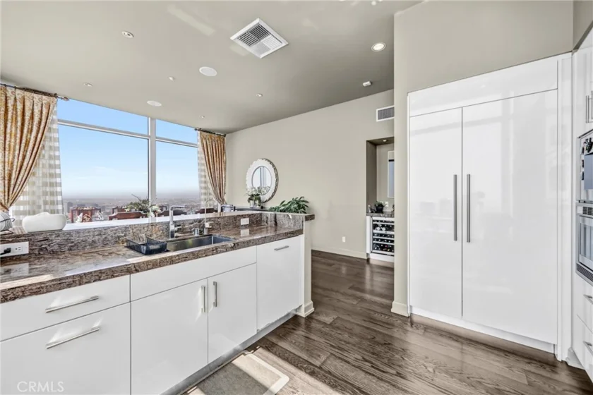 900 W Olympic Boulevard #50A photo 12
