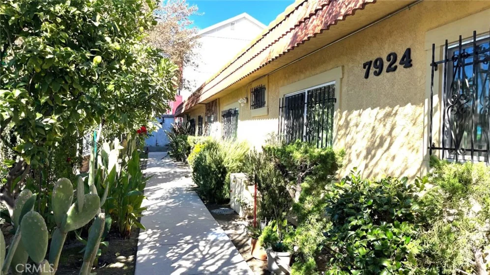 7924 Laurel Canyon Boulevard #18 photo 1