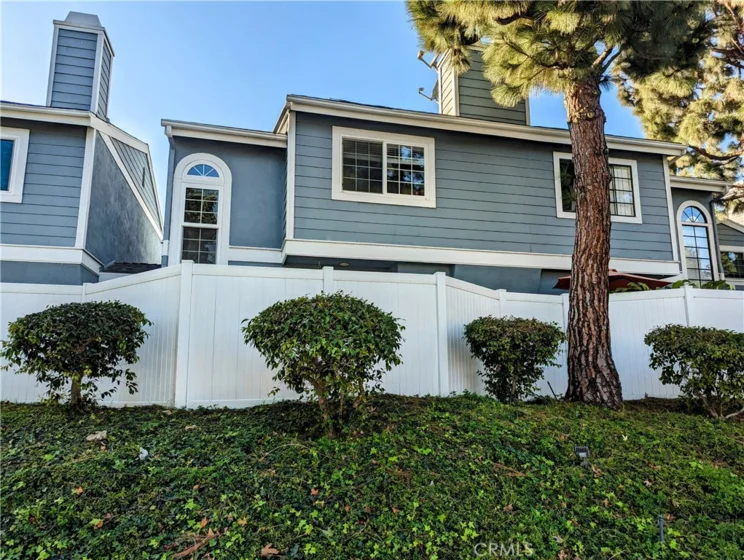 201 Mayfair Lane photo 1