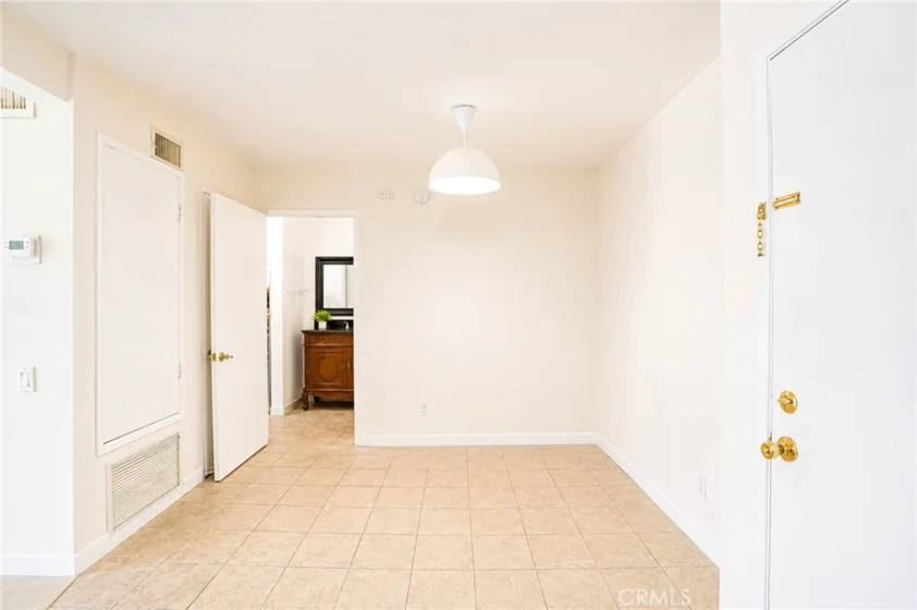 5460 White Oak Avenue #E207 photo 8
