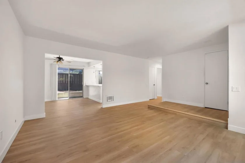 7982 Mission Center #C photo 2