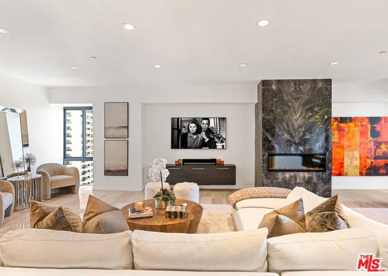 10445 Wilshire Boulevard #1905 photo 6
