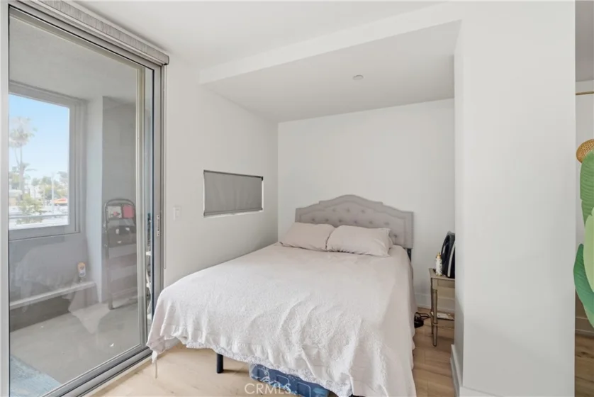 433 Pine Avenue #201 photo 14