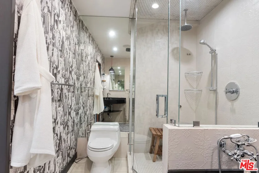 8401 Fountain Avenue #8 photo 39