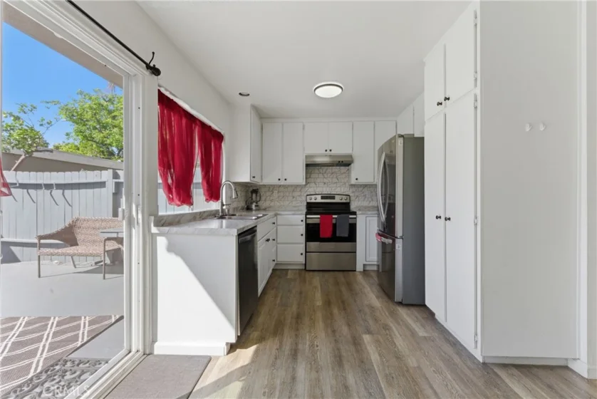 7085 Fulton photo 24