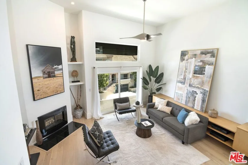 12217 Rochester Avenue #1 photo 1