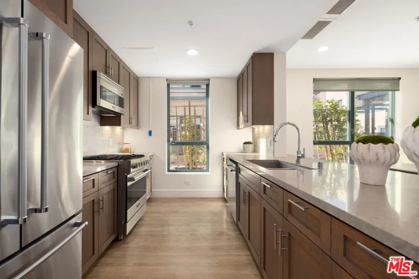 2300 Wilshire Boulevard #217 photo 3