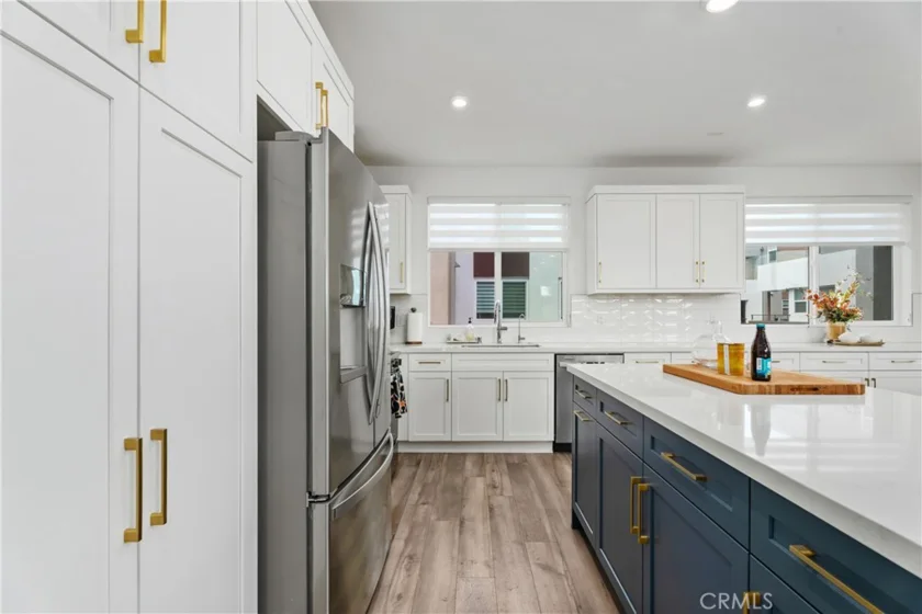651 S Lyon Street photo 11