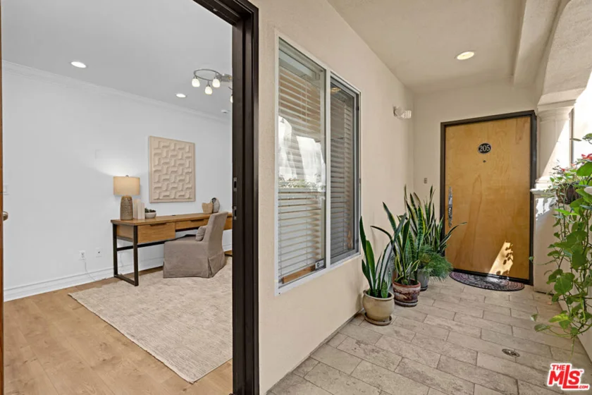 1838 Westholme Avenue #104 photo 25