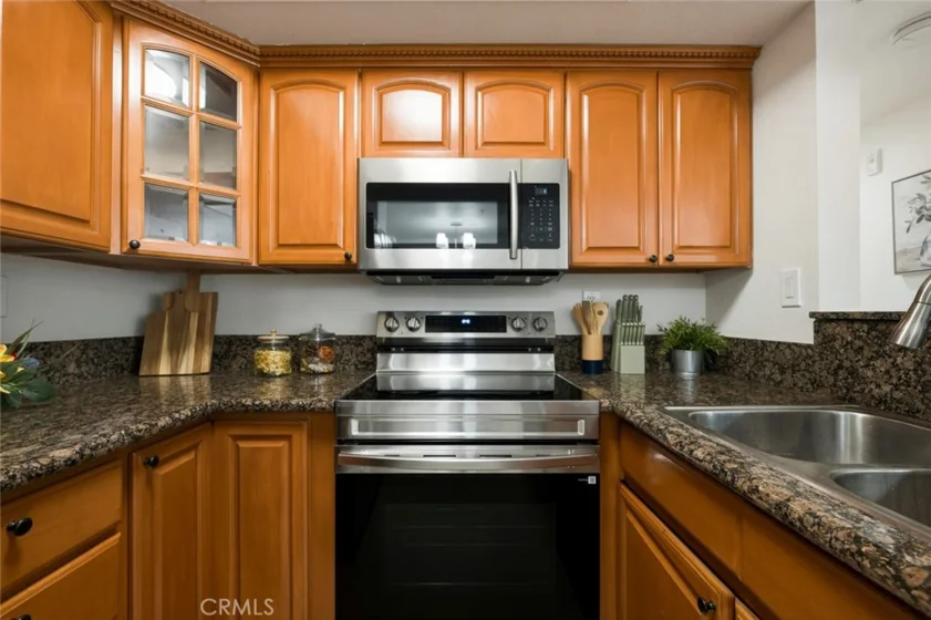 64 N Mar Vista Avenue #127 photo 6