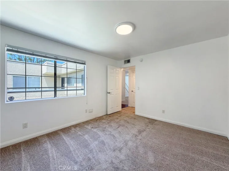 21500 Burbank #328 photo 23