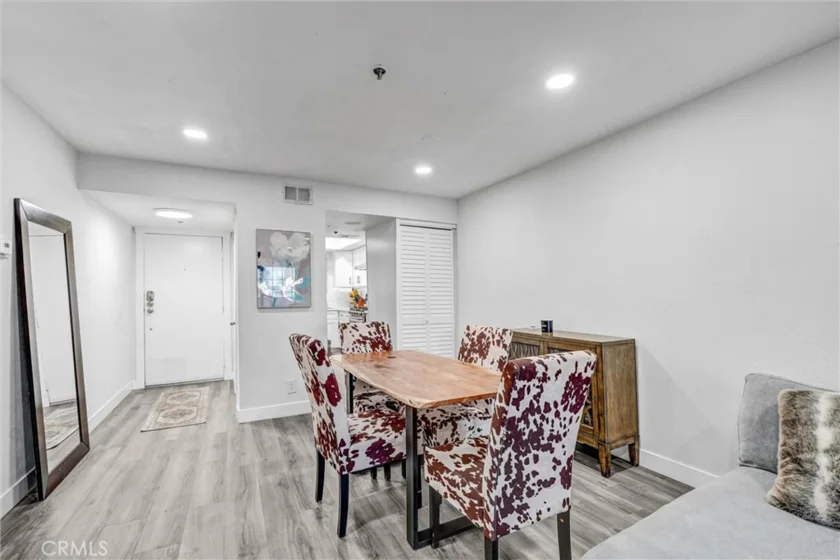 6545 Reseda Boulevard #6 photo 31