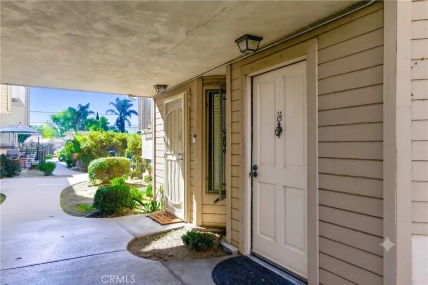 14715 Saticoy Street #14 photo 3
