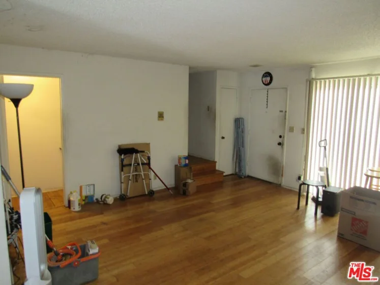 7115 Etiwanda Avenue #18 photo 2