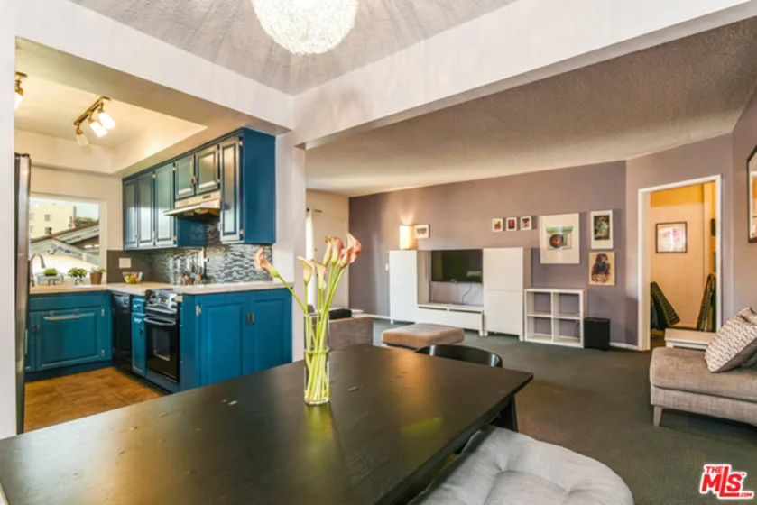1754 N Kenmore Avenue #302 photo 1