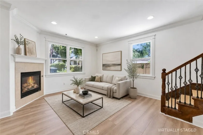 1590 Locust photo 2