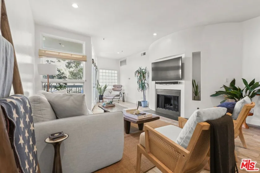 2913 3rd Street #306 photo 3