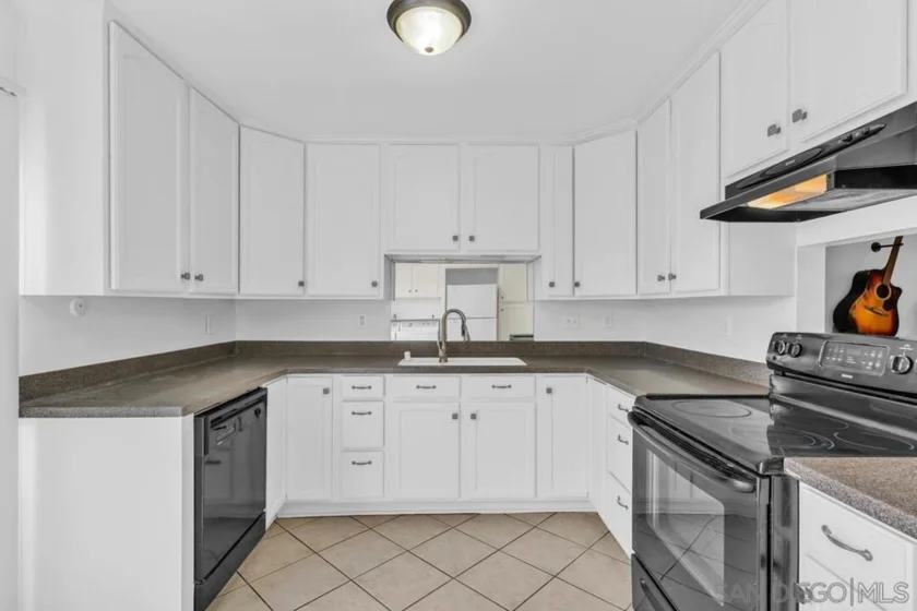 888 Cherrywood #Unit 3 photo 1