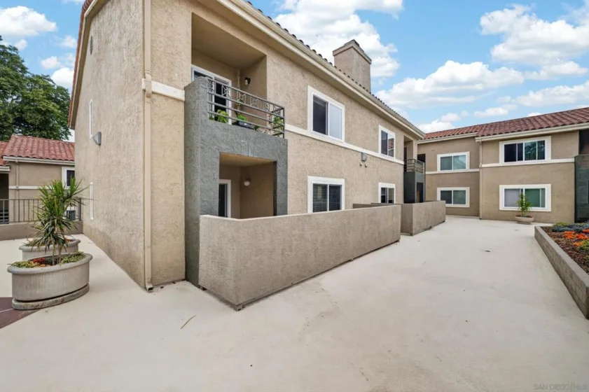 7545 Charmant Drive #1301 photo 17
