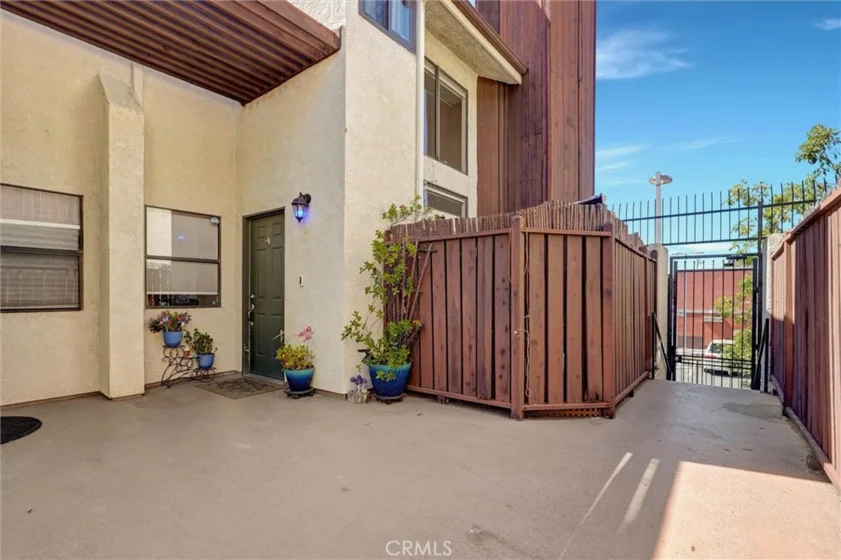 6323 Reseda #1 photo 27