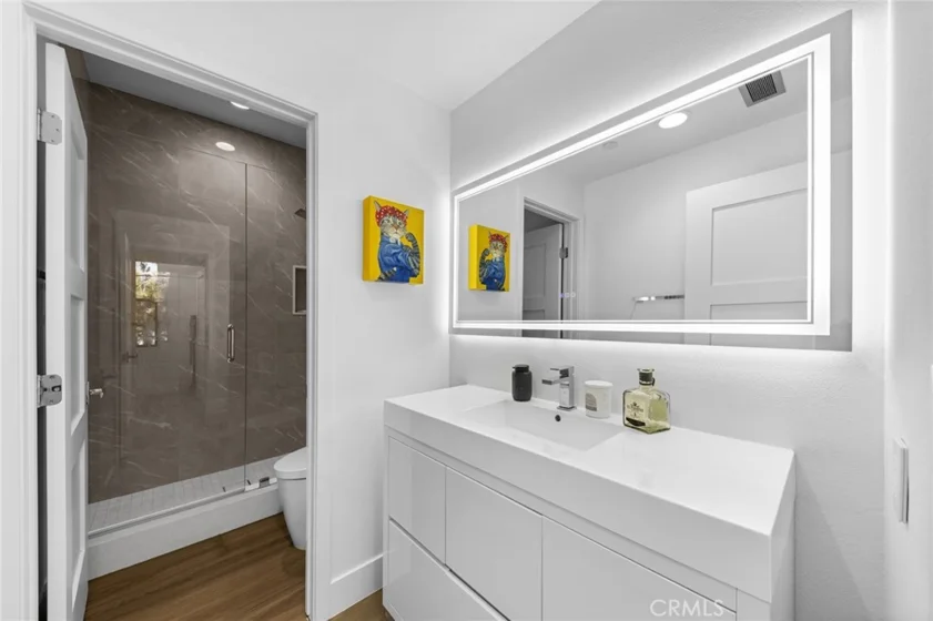 551 W Maple Avenue photo 33