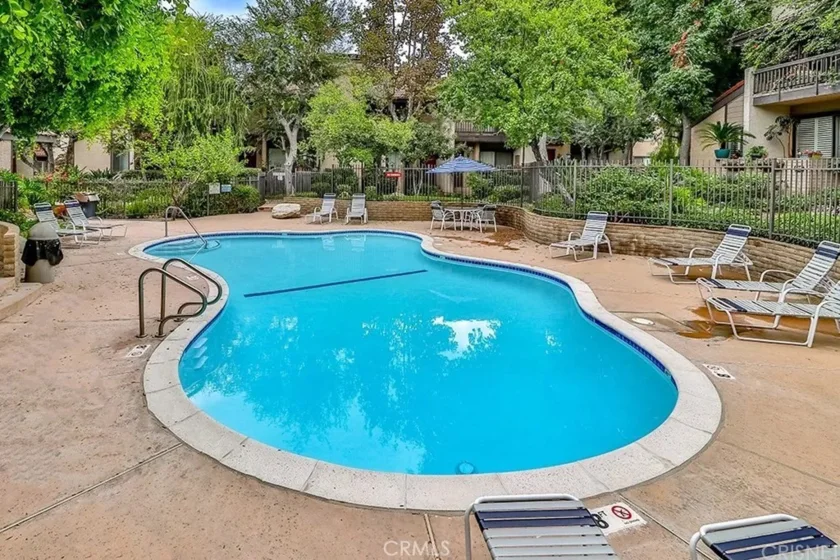 21931 Burbank #23 photo 27