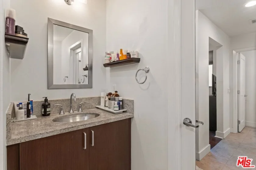 25 Delancy photo 20
