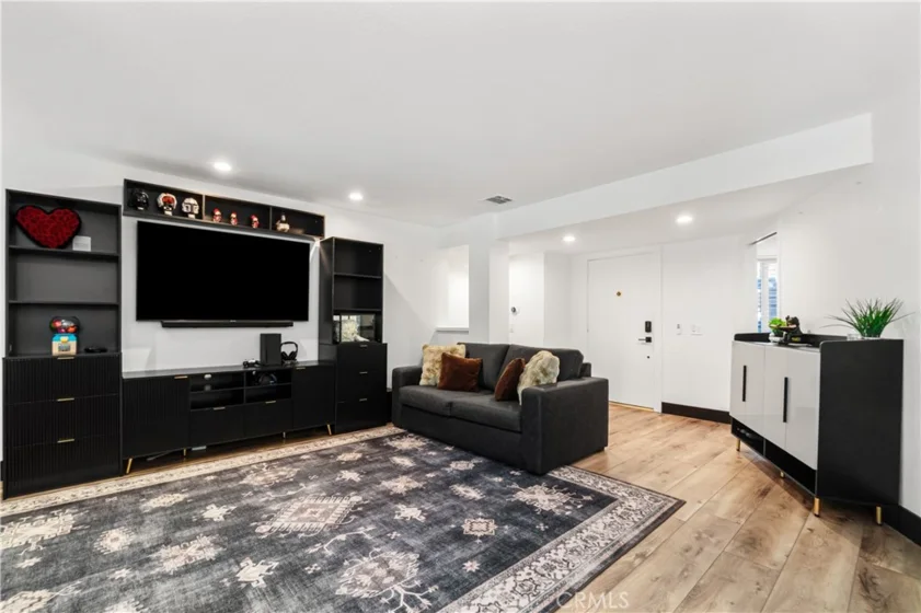 2752 Pine Creek Circle photo 4