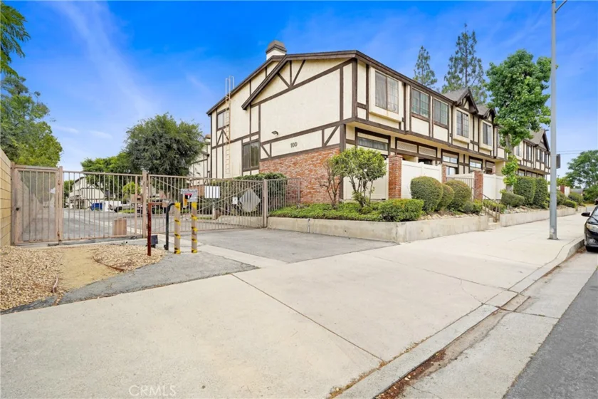 20737 Roscoe Boulevard #203 photo 33