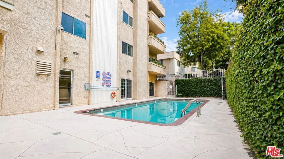 5139 Balboa Boulevard #12 photo 1