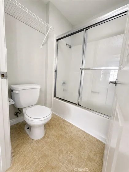 5520 Owensmouth #311 photo 21